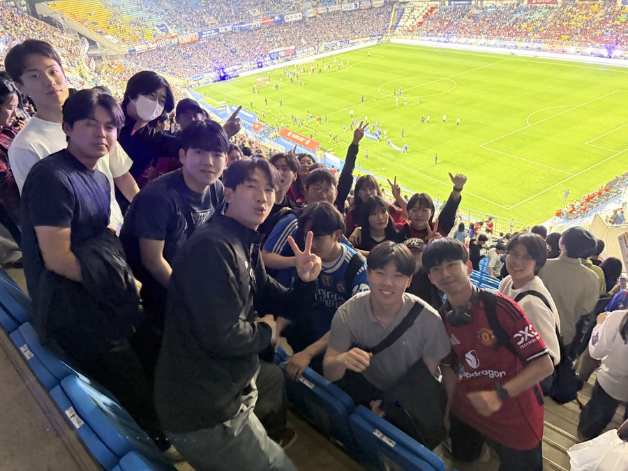 동고FC 선수단 프로축구 경기 직관 단체사진